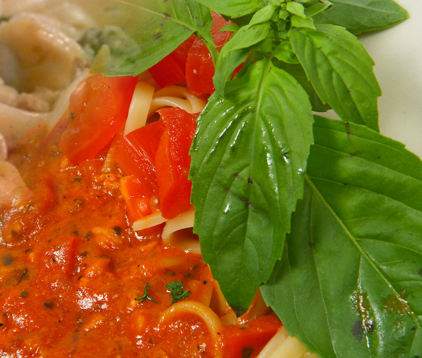 Order Linguine with Red Clam Sauce - Pasta food online from Napoli Pizza & Pasta store, Houston on bringmethat.com