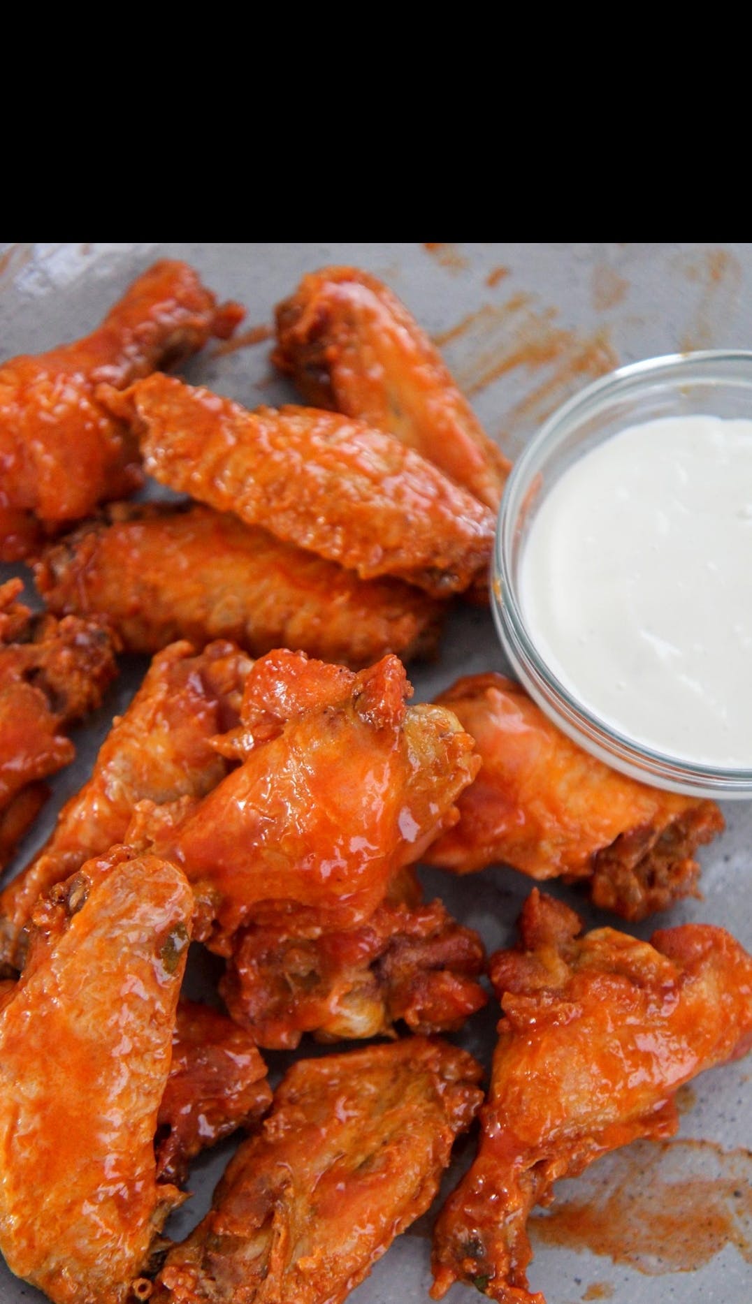 Order Buffalo Wings - 10 pieces food online from Chicos Pizza store, San Francisco on bringmethat.com