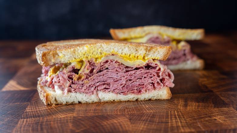 Order Corned Beef Sandwich food online from Lefty'S Cheesesteaks store, Walled Lake on bringmethat.com