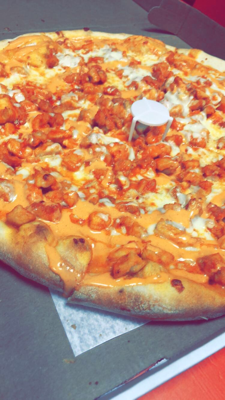 Order Buffalo Chicken Pizza food online from Pizza Cucina store, Westbury on bringmethat.com