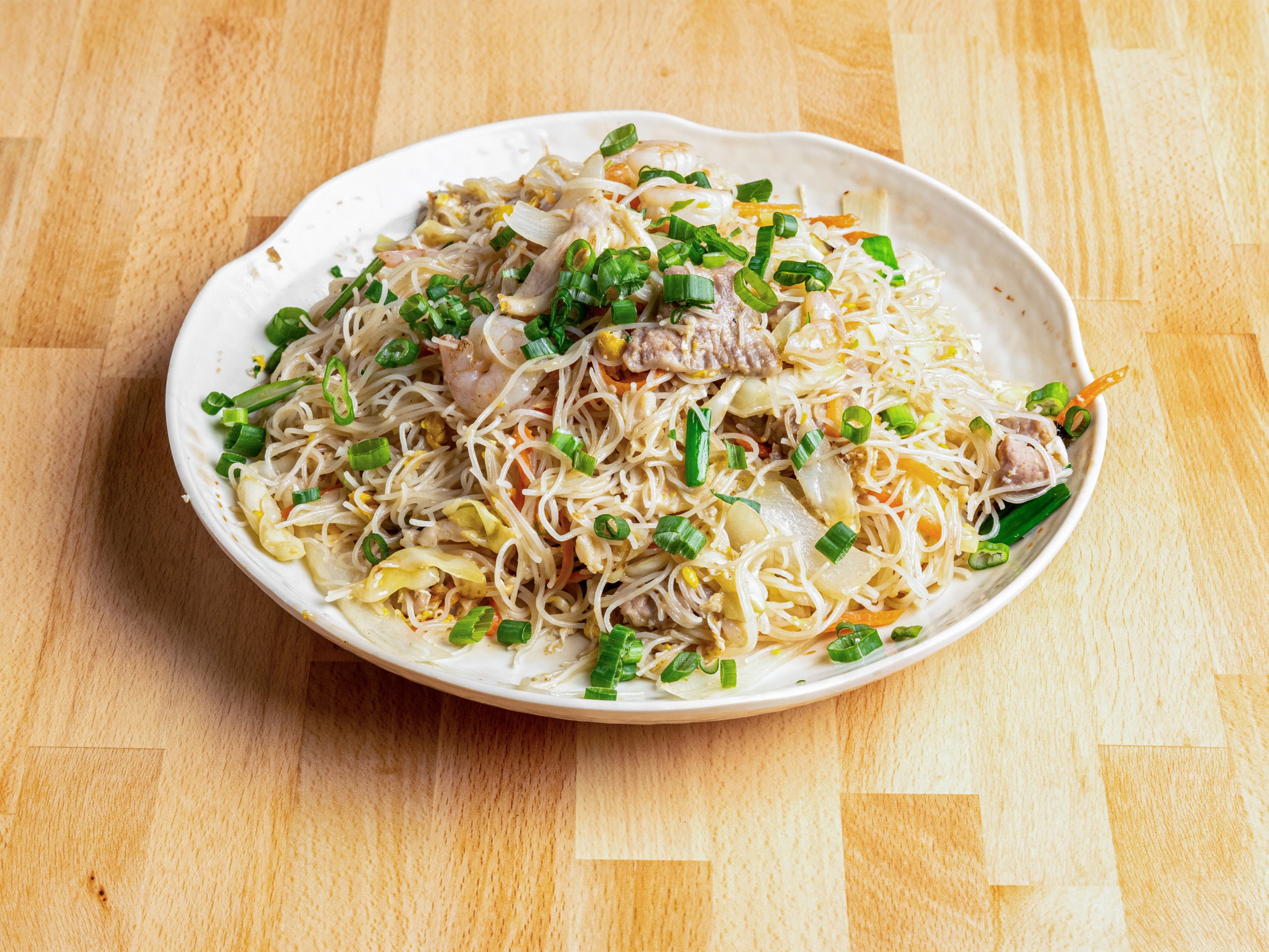 Order 4. Quart of House Special Rice Noodle food online from Buffet Dynasty store, Forest Grove on bringmethat.com