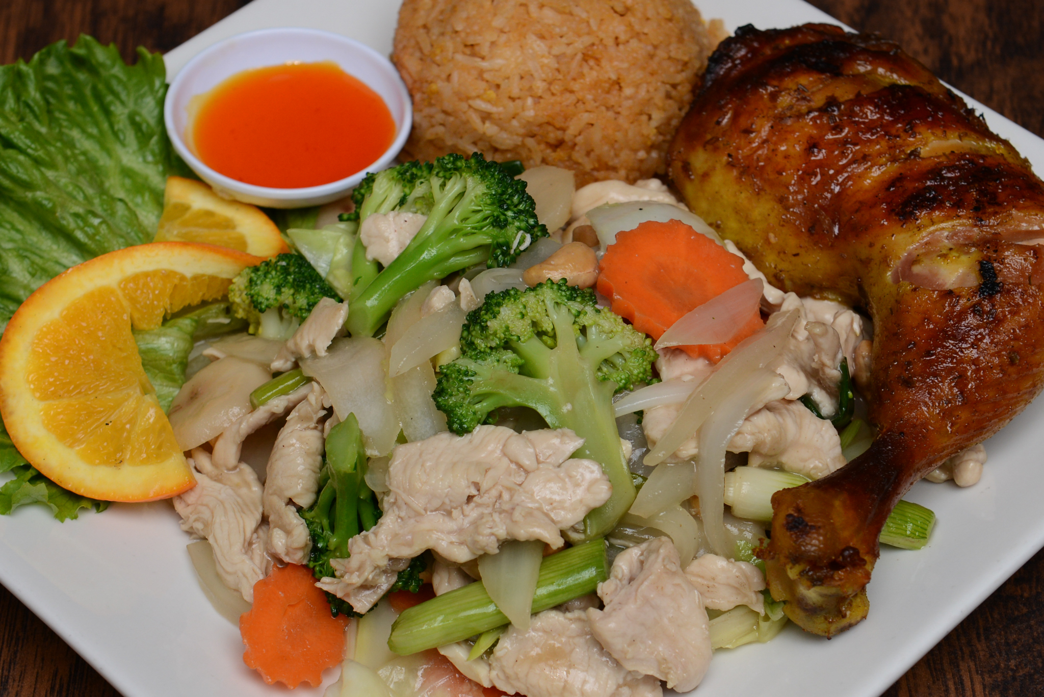 Order H. Chicken with Mixed Vegetables and Cashew Nuts Combination Special food online from Rincome Restaurant store, Northridge on bringmethat.com