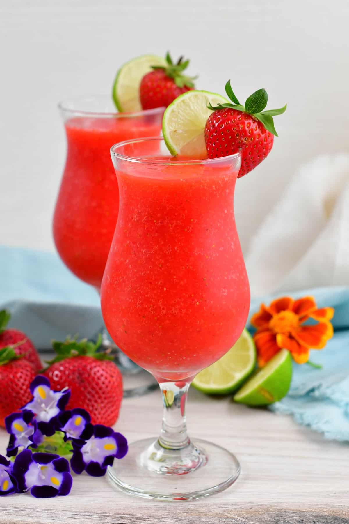Order Non-Alcoholic Strawberry Daiquiri food online from Twin dragon Chinese restaurant store, Los Angeles on bringmethat.com