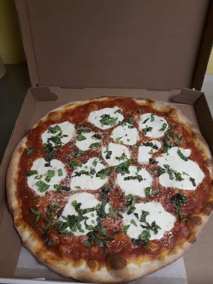Order Margharita Pizza - Medium 14" (6 Slices) food online from Gino's Pizza & Spaghetti House store, Lindenwold on bringmethat.com