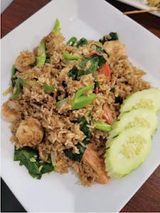 Order Lanna Fried Rice food online from Lanna Thai Restaurant store, Lenexa on bringmethat.com