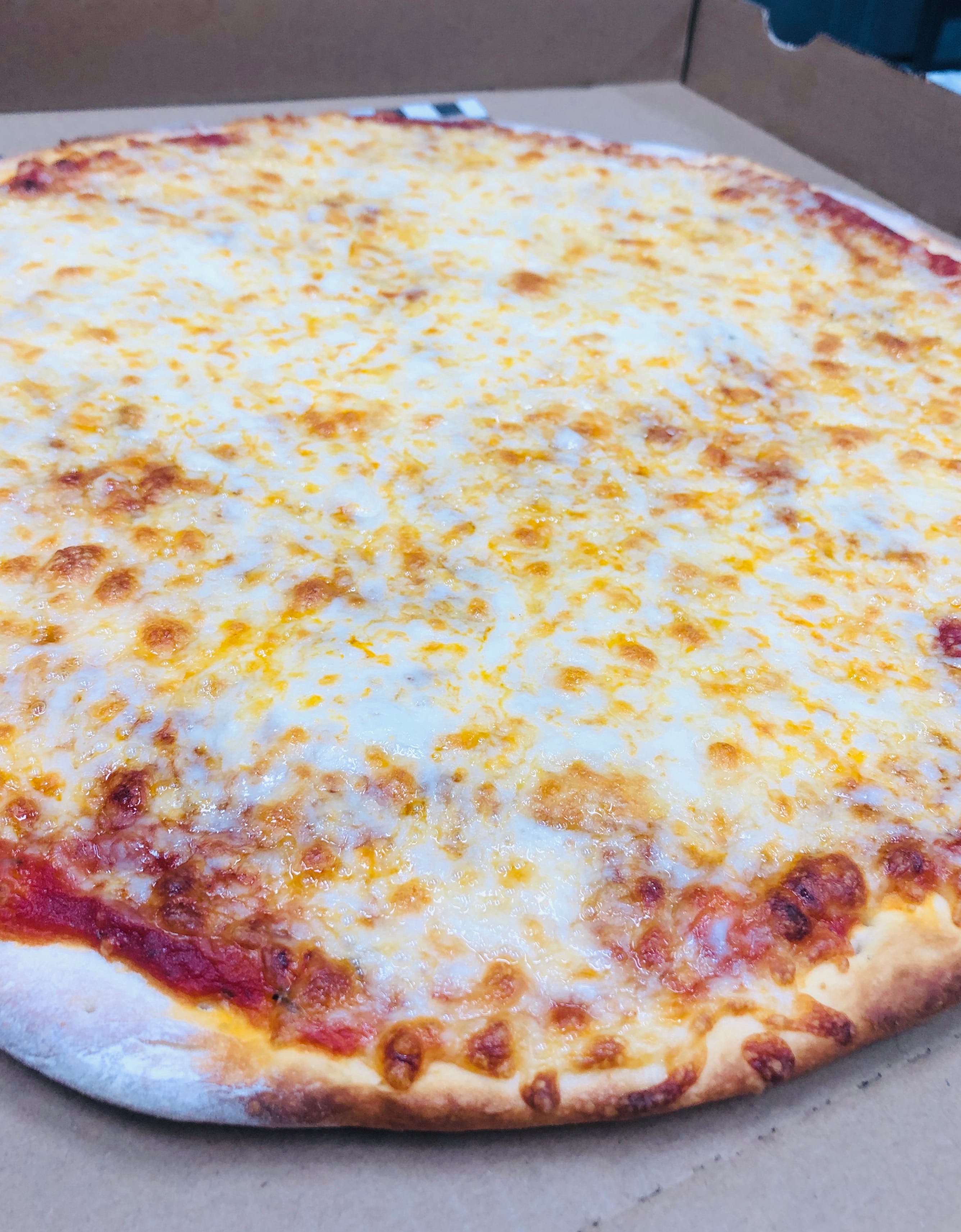 Order Original Cheese Pizza - Regular 14" (8 Slices) food online from Oros Pizza & Bakery store, Van Nuys on bringmethat.com