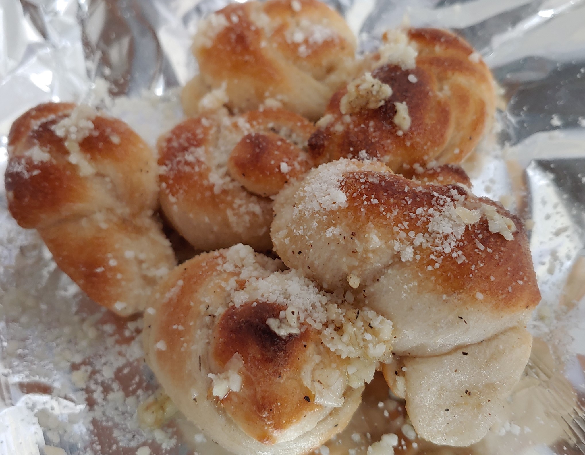 Order Garlic Knots food online from Gino's pizzeria & restaurant catering store, Astoria on bringmethat.com