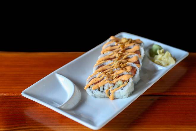 Order Spicy Salmon Roll  food online from Tommy Tavern + Tap store, Bridgewater Township on bringmethat.com