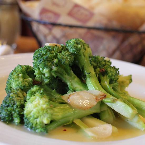 Order Broccoli Spears food online from Mama Theresa Pizzeria Restaurant store, Westbury on bringmethat.com
