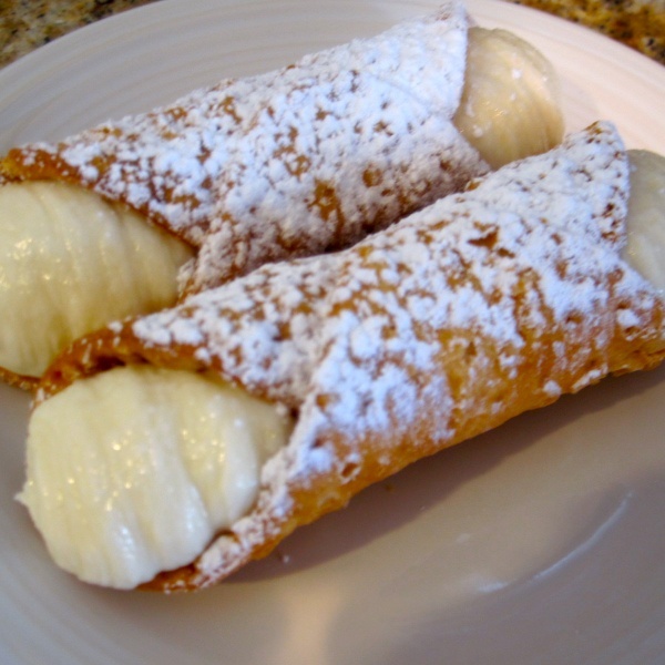 Order Cannoli food online from Ameci Pizza & Pasta store, Los Angeles on bringmethat.com