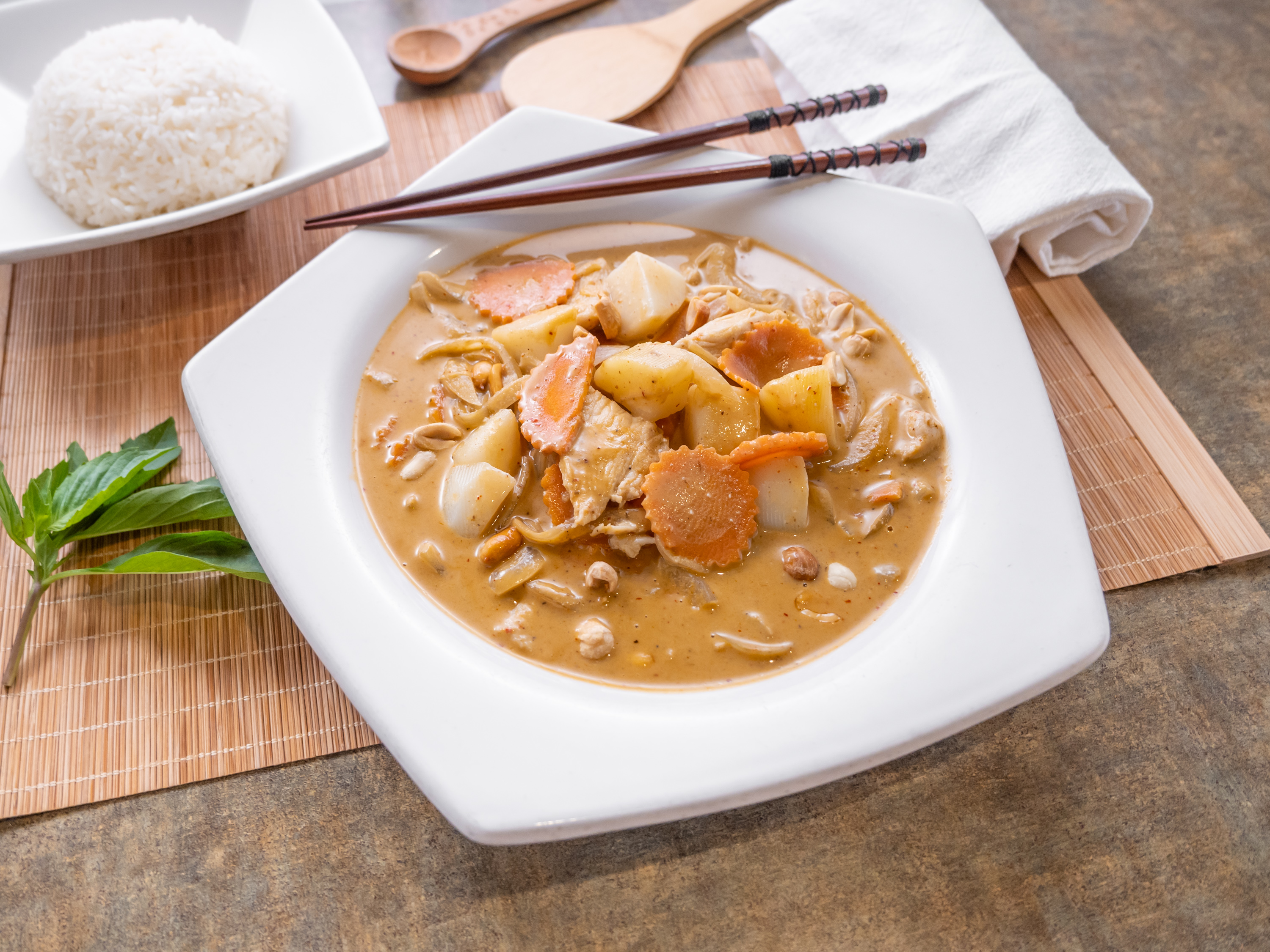 Order E14. Massaman Curry Dinner food online from Soybean Asian Grille store, Wilmington on bringmethat.com