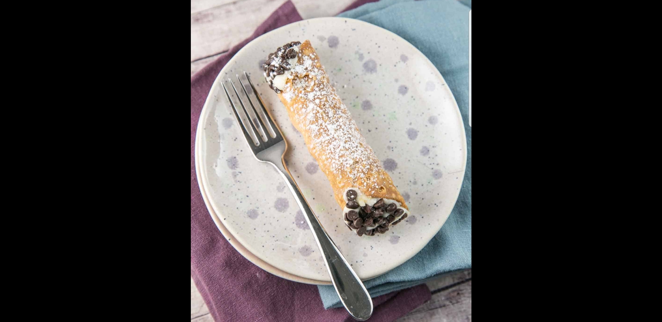 Order Cannoli food online from Romeo's Pizza and Pasta store, Wadsworth on bringmethat.com