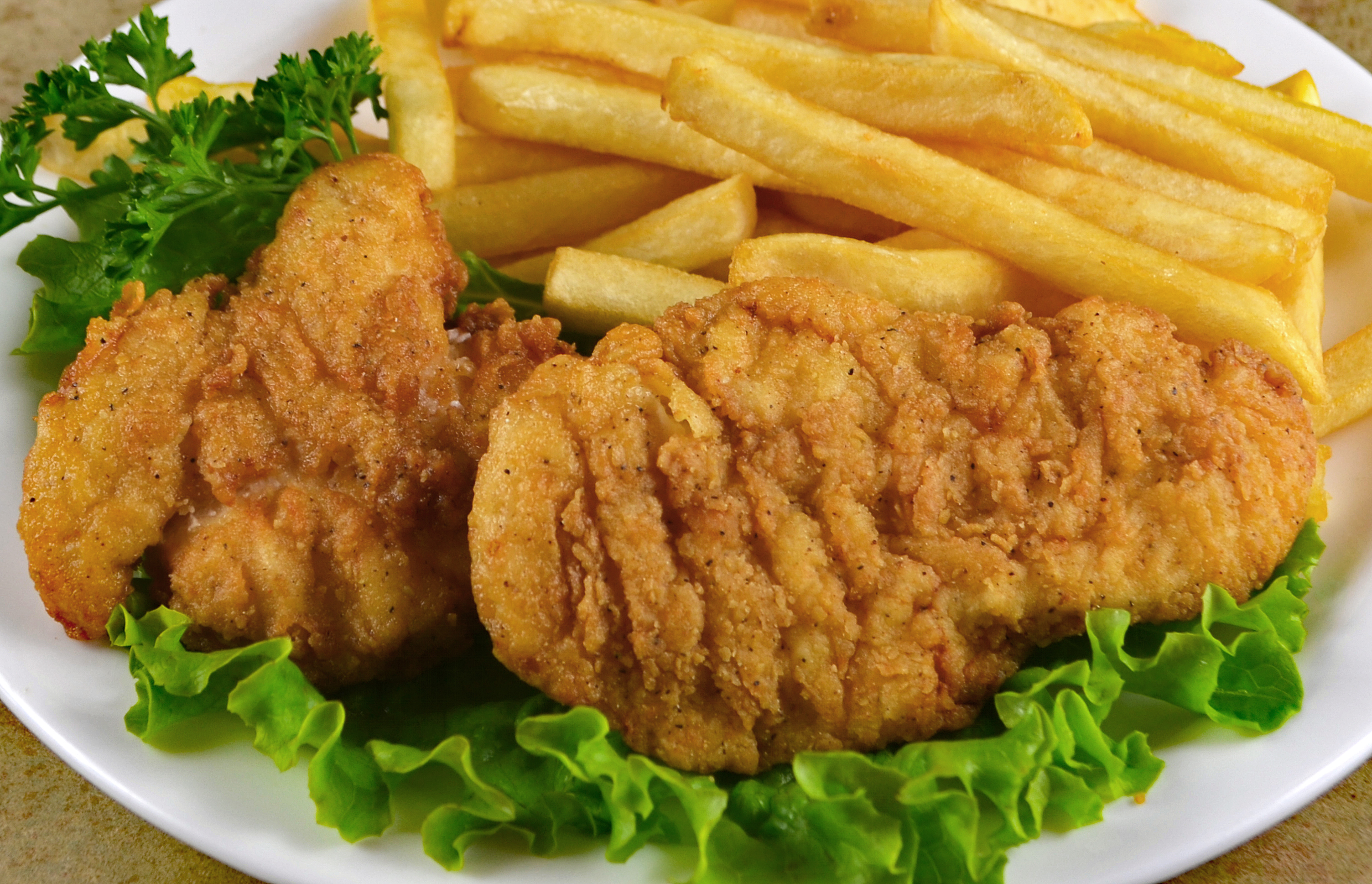 Order Seniors Chicken Strips with a Dinner Salad food online from Fryn’ Pan store, Sioux Falls on bringmethat.com