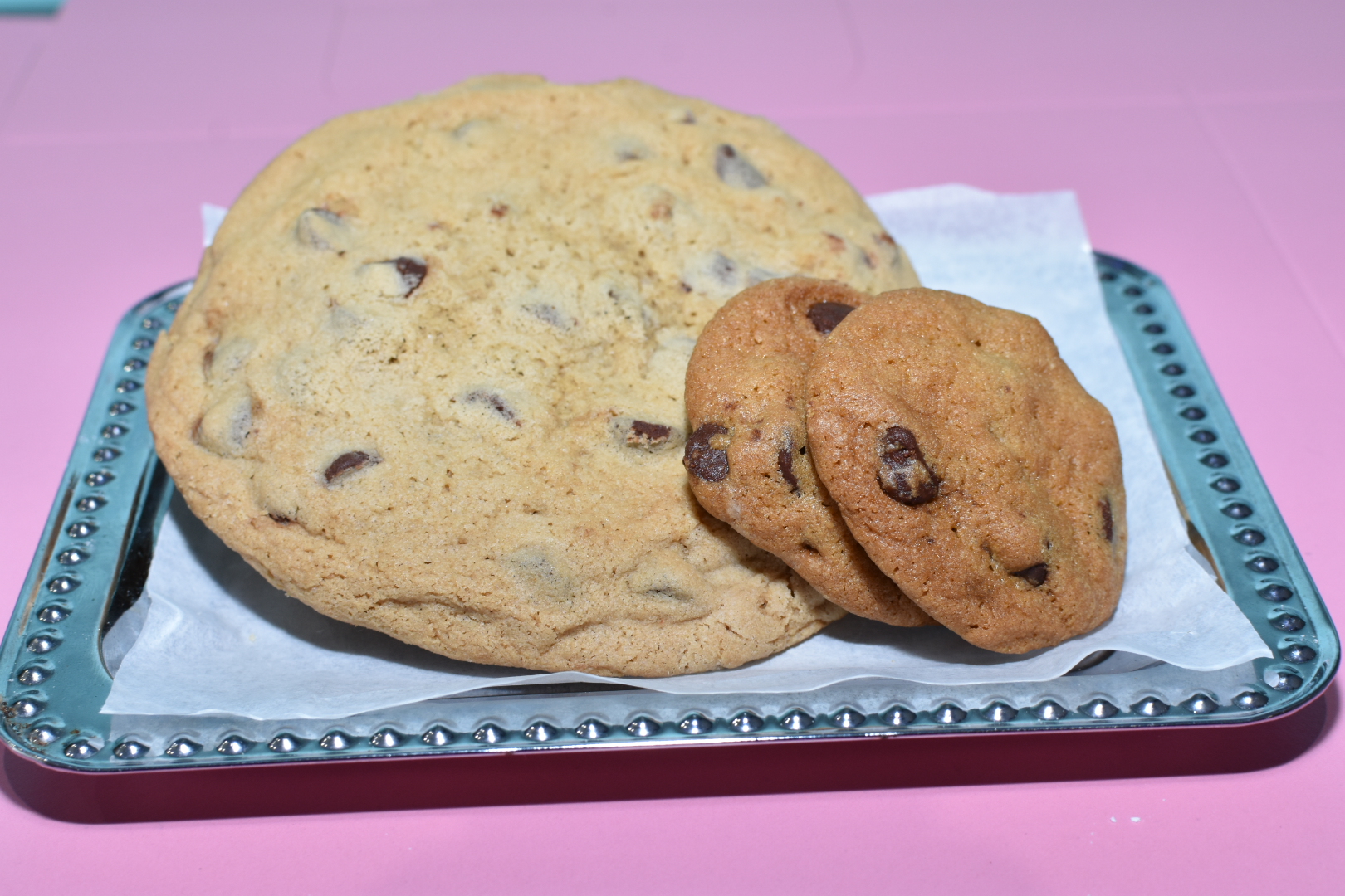 Order Gian Chocolate Chip Cookie  food online from Maria Bonita Bakery Juice Bar store, bronx on bringmethat.com