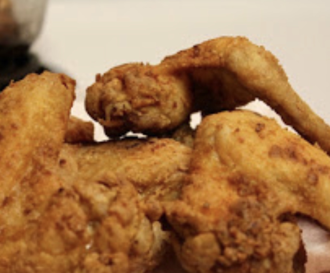 Order A3. Fried Chicken Wings food online from Rong Hua Chinese Restaurant store, Richmond Hill on bringmethat.com