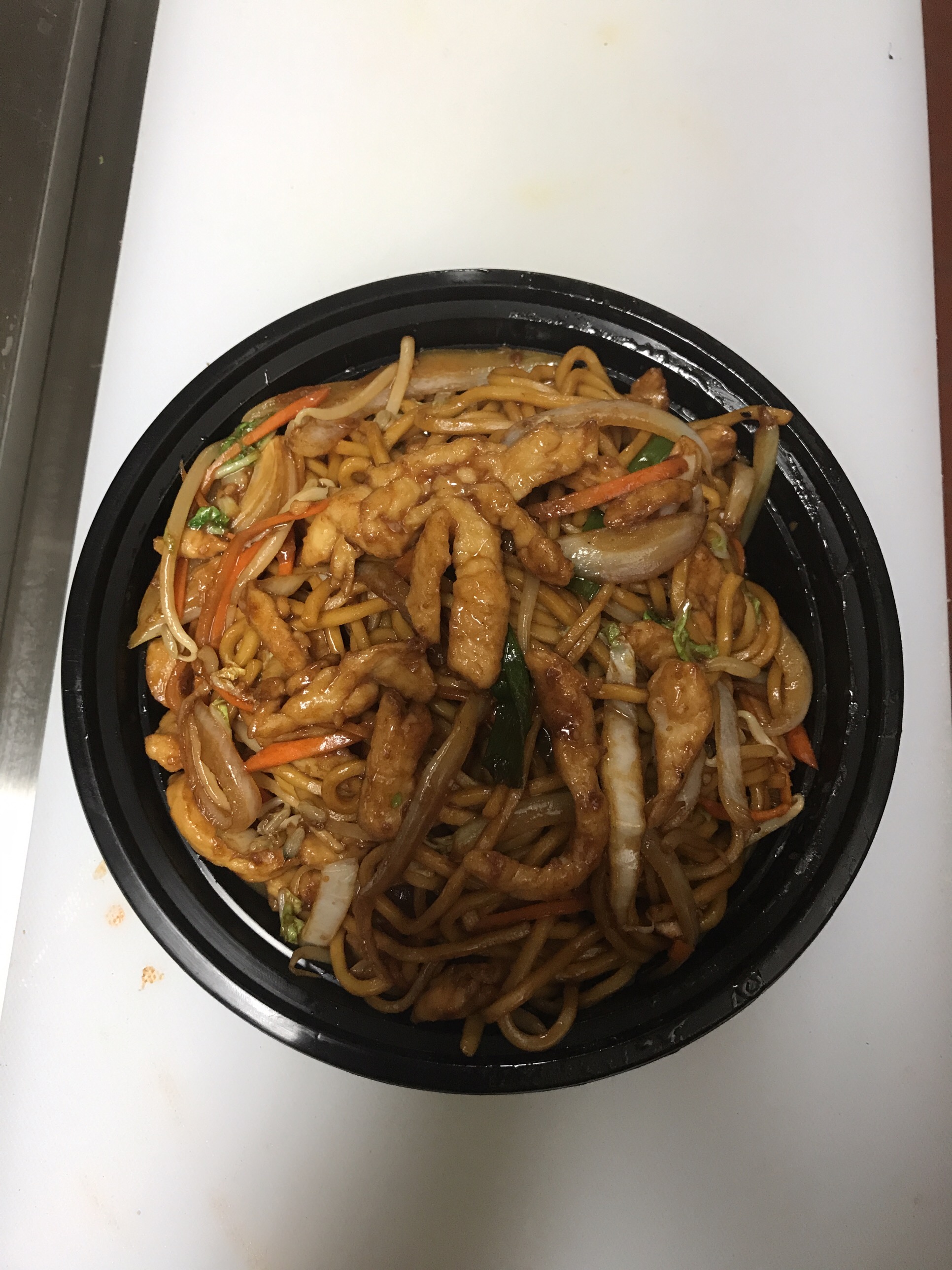 Order 35. Chicken Lo Mein food online from China House store, Paterson on bringmethat.com