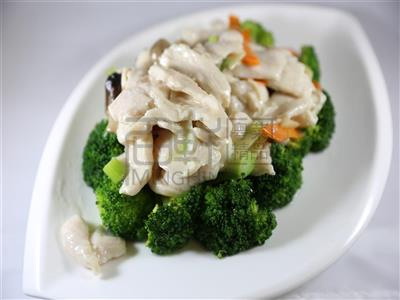 Order Chicken with American Broccoli food online from MingHin Cuisine - South Loop store, Chicago on bringmethat.com