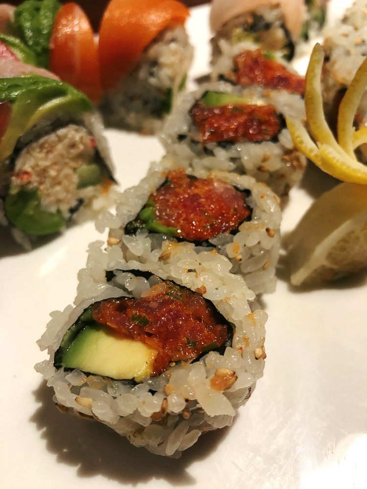 Order Spicy Salmon with Avocado Roll food online from Edo Higan store, Littleton on bringmethat.com