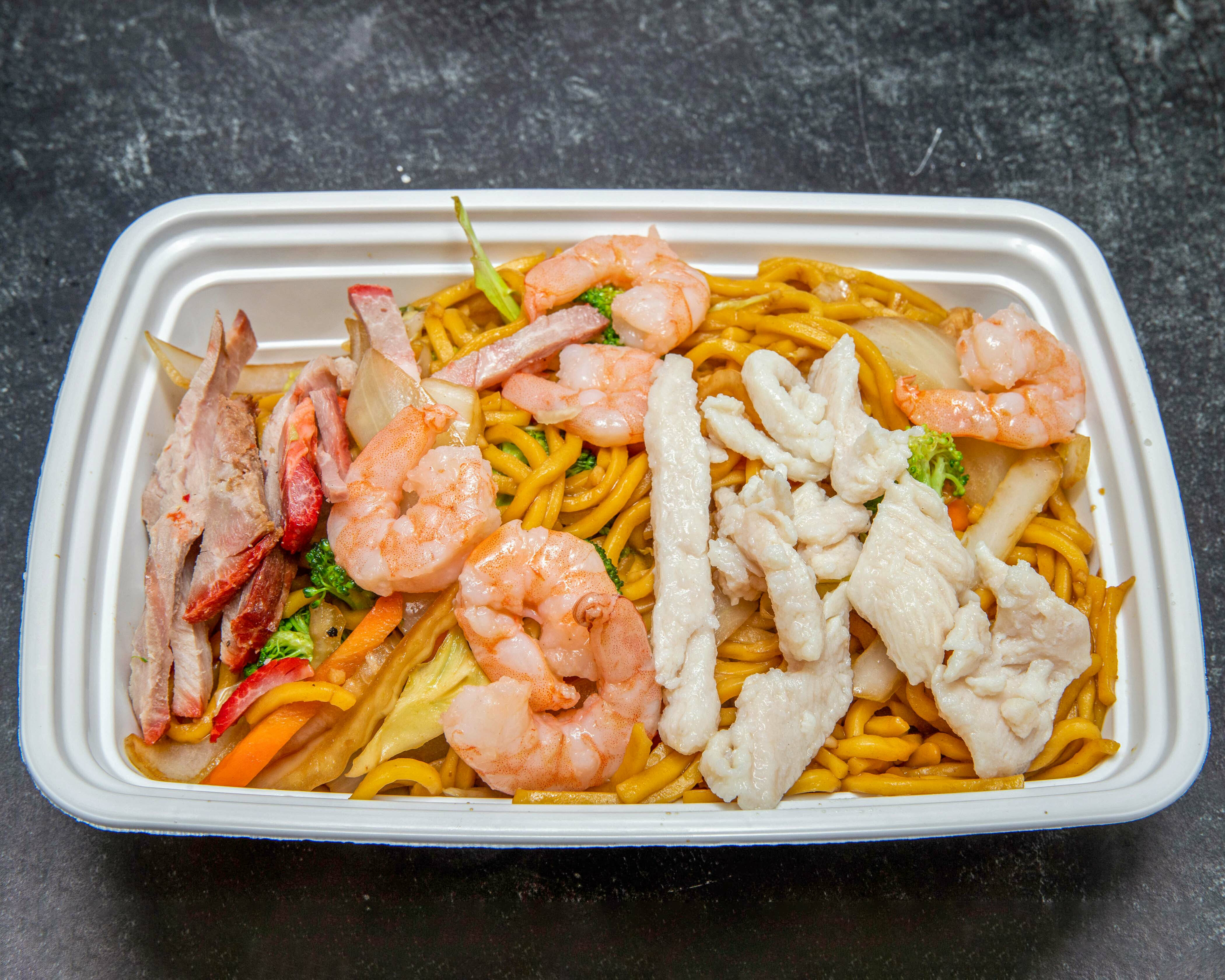 Order 59. House Special Lo Mein food online from Chopsticks store, Brooklyn on bringmethat.com
