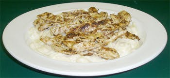 Order Fettuccine with Chicken - Pasta food online from Primas Pasta & Pizza Restaurant store, Fort Worth on bringmethat.com