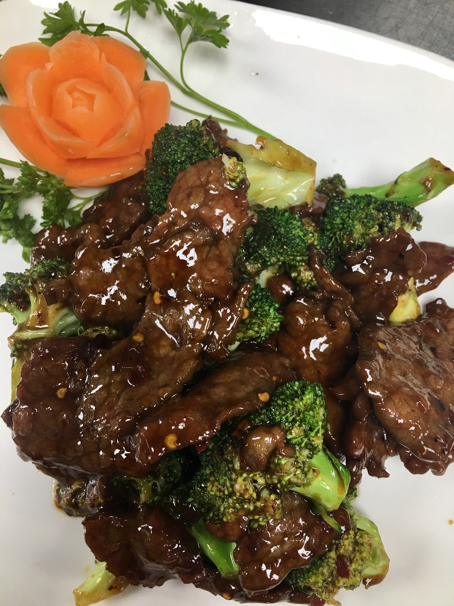 Order Beef w/ Broccoli food online from Evergreen on 38th Street store, New York on bringmethat.com