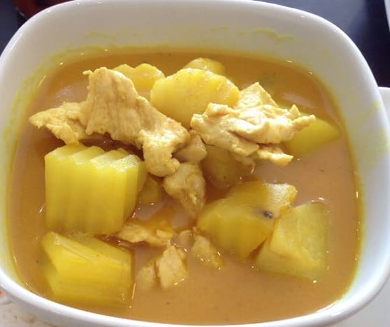Order Yellow Curry with Rice food online from Thai Noodles store, Simi Valley on bringmethat.com