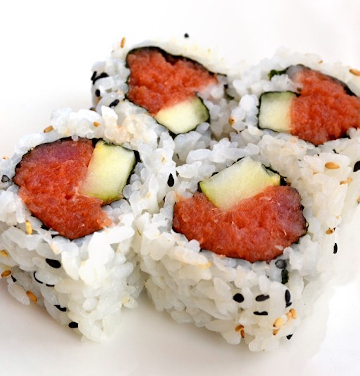 Order Spicy Tuna Roll food online from Sushi Q store, Los Angeles on bringmethat.com