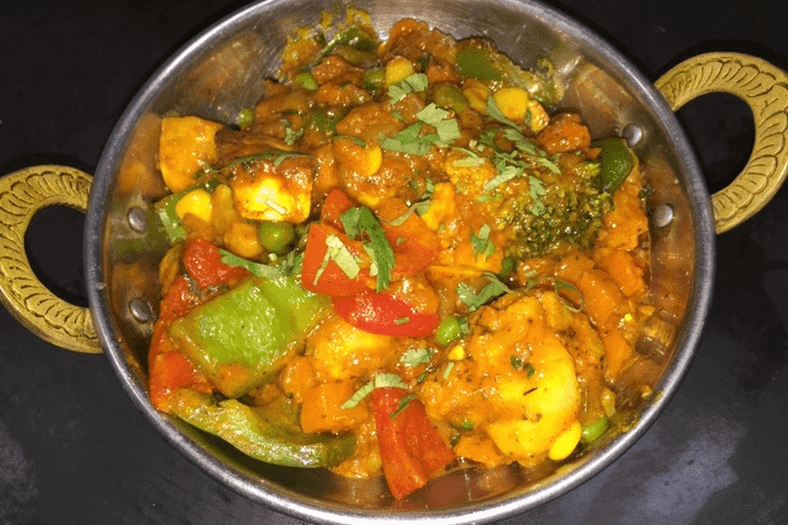 Order Mixed Vegetable  food online from Royal Kitchen Indian Restaurant store, Oakland on bringmethat.com