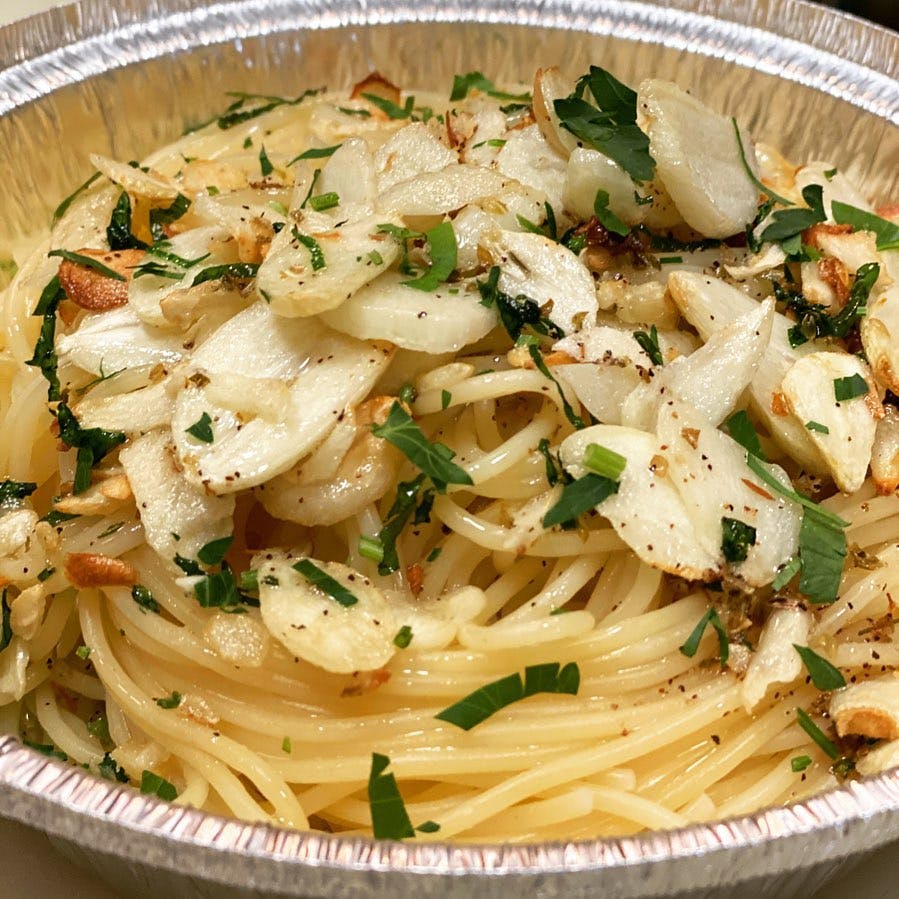 Order Pasta with Aglio & Olio - Pasta food online from Linda's Pizza & Restaurant store, Manchester Township on bringmethat.com