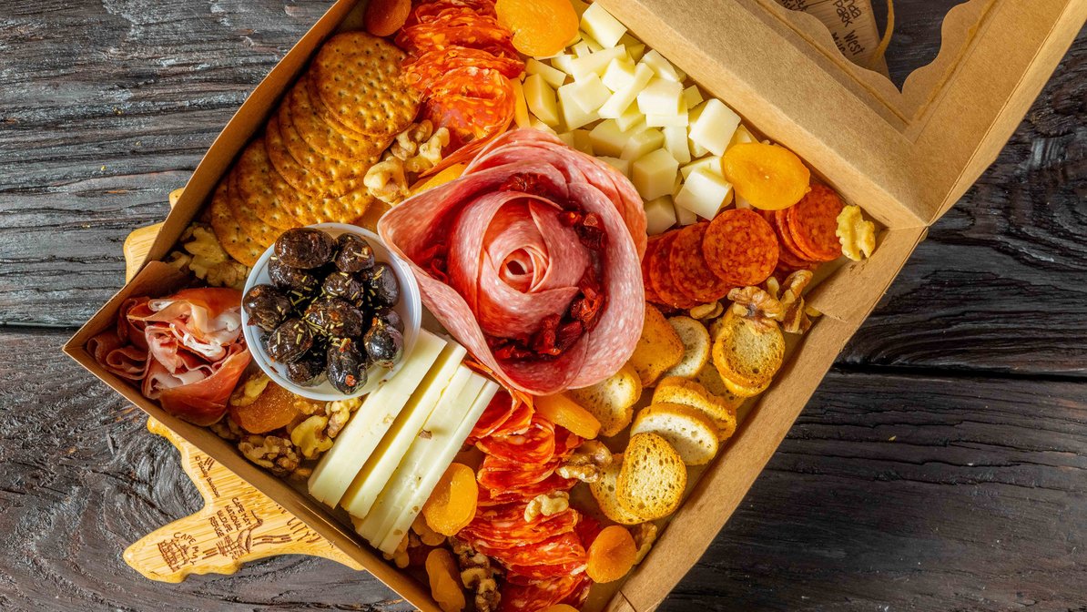 Order Artisan meats and cheeses food online from Appetizzio store, Lyndhurst on bringmethat.com