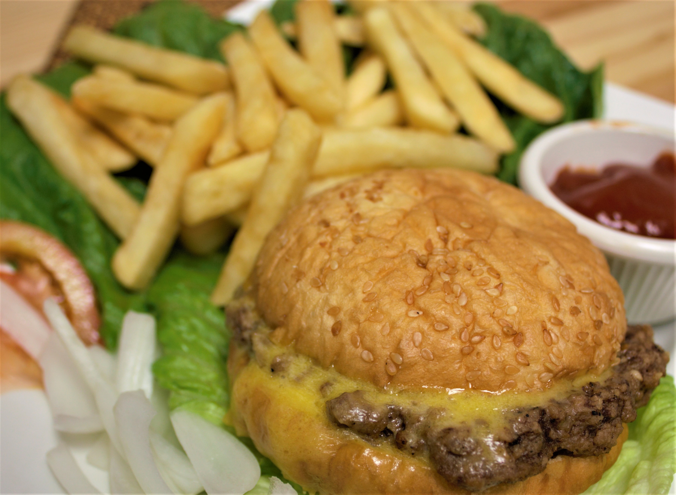 Order Cheese Burger food online from Thai-D store, Marion on bringmethat.com