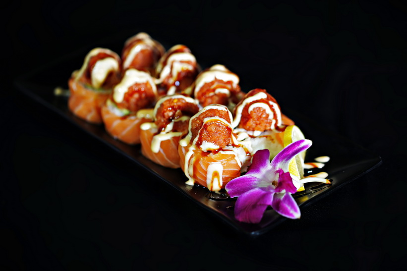 Order Mountain Roll food online from Hon Sushi store, Corona on bringmethat.com