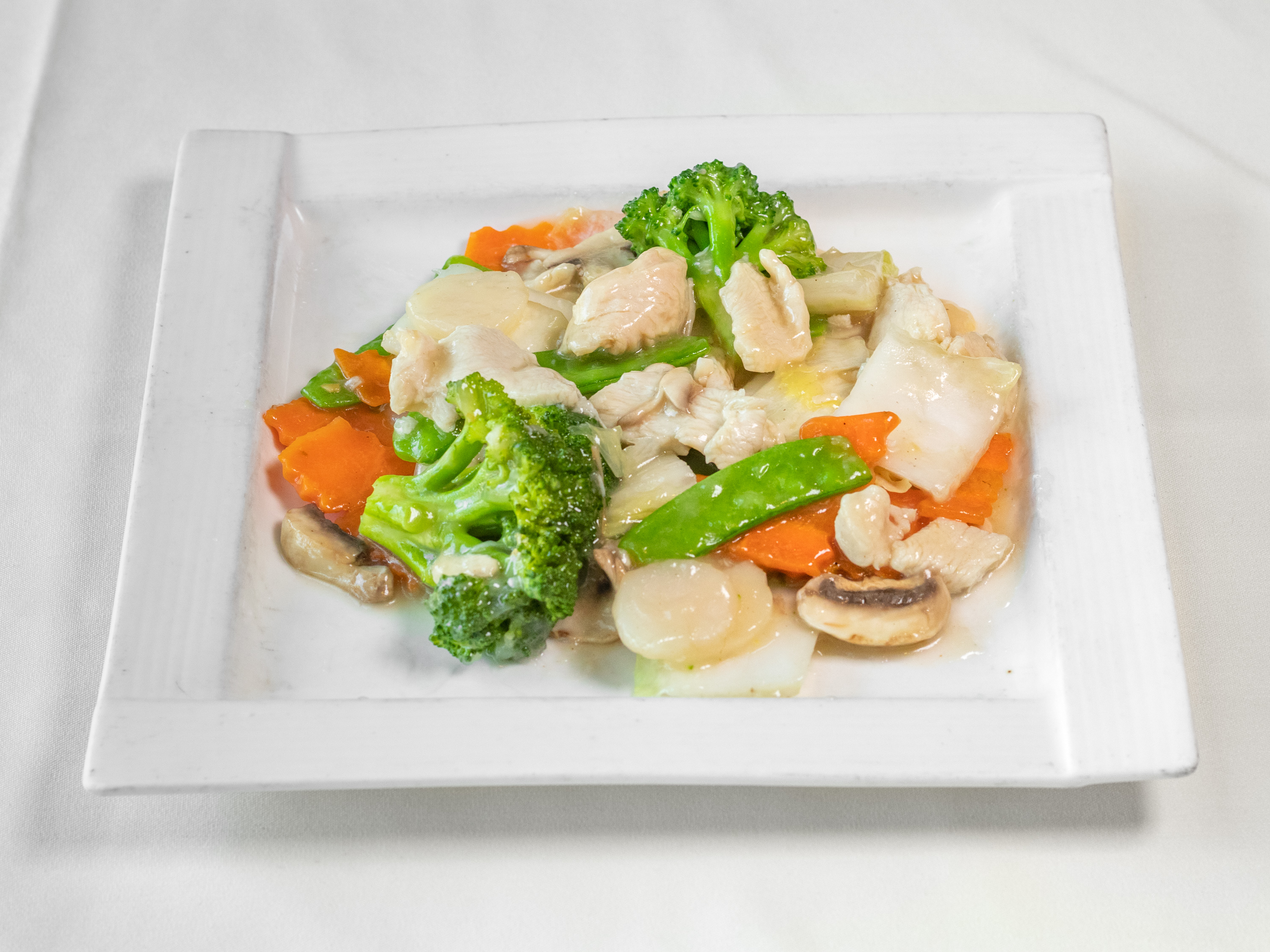 Order Moo goo Gai pan food online from Hunan Coventry store, Cleveland Heights on bringmethat.com