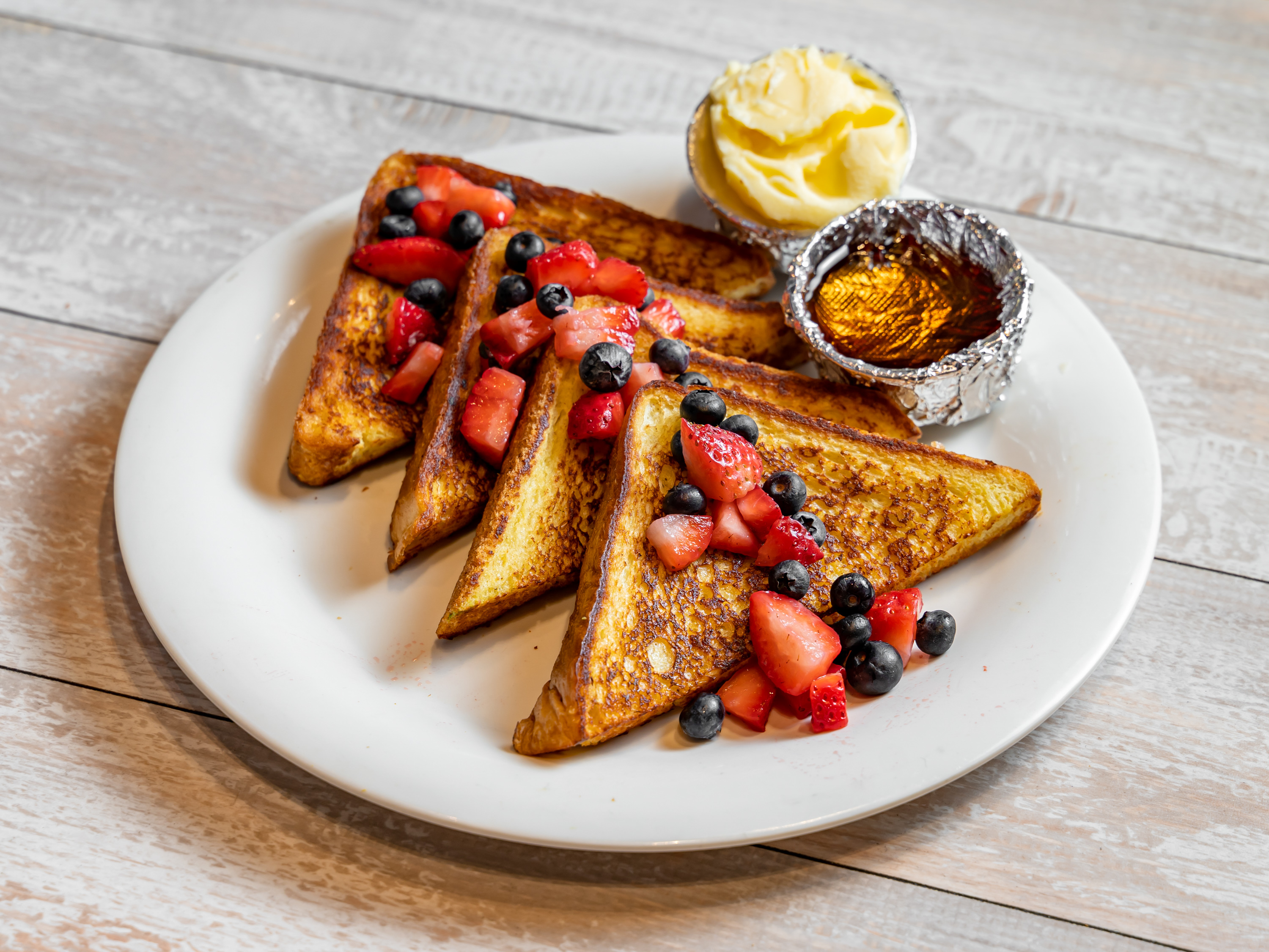 Order Challah French Toast food online from Cafe Metro store, New York on bringmethat.com