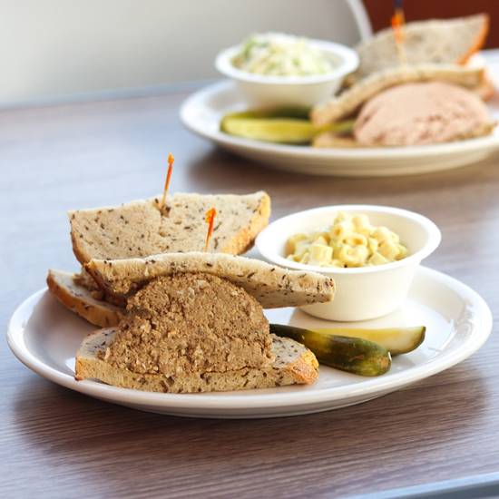 Order Chopped Liver Sandwich food online from Nate'n Al Delicatessen store, Beverly Hills on bringmethat.com