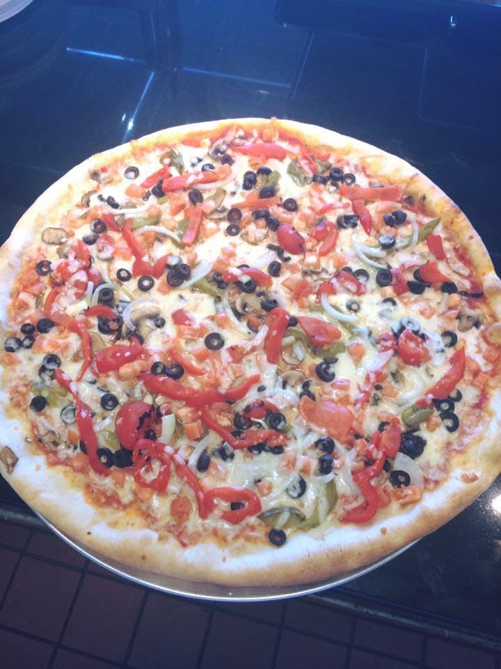 Order Vegetable Pizza - Medium 14'' food online from Joey's Pizza store, Milford on bringmethat.com