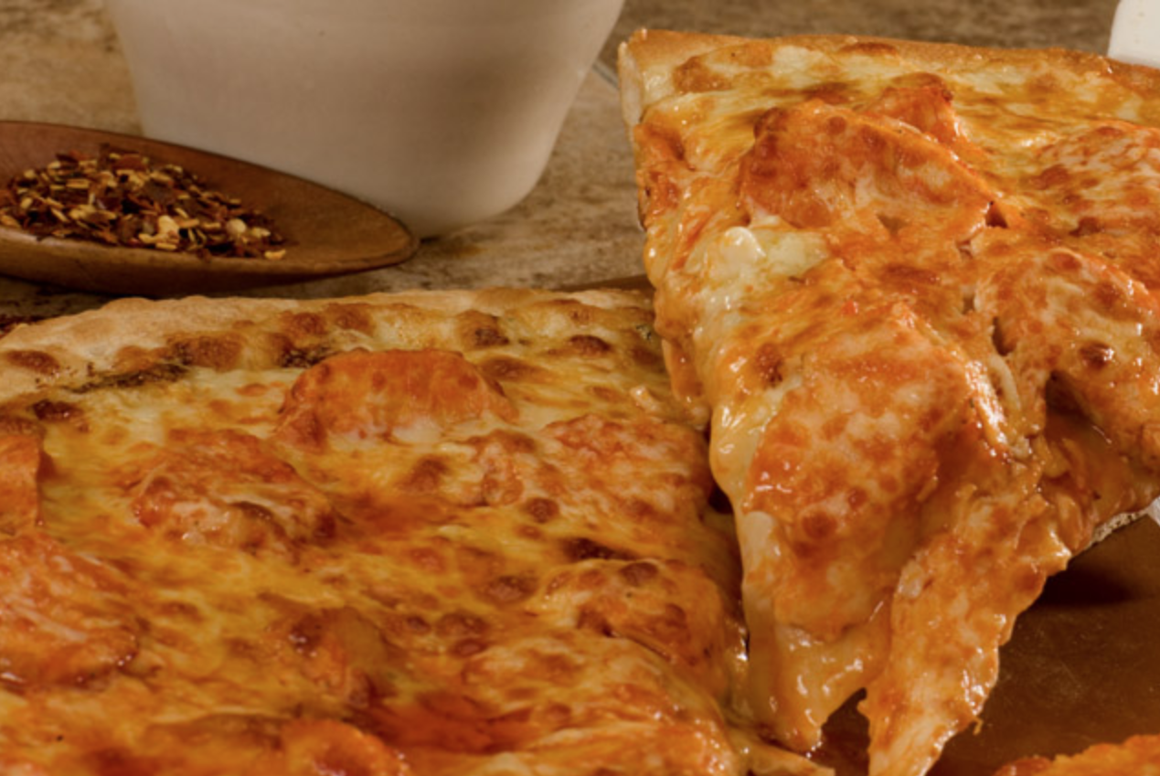 Order Buffalo Chicken Pizza food online from Pat Pizza Family Restaurant store, Wilmington on bringmethat.com