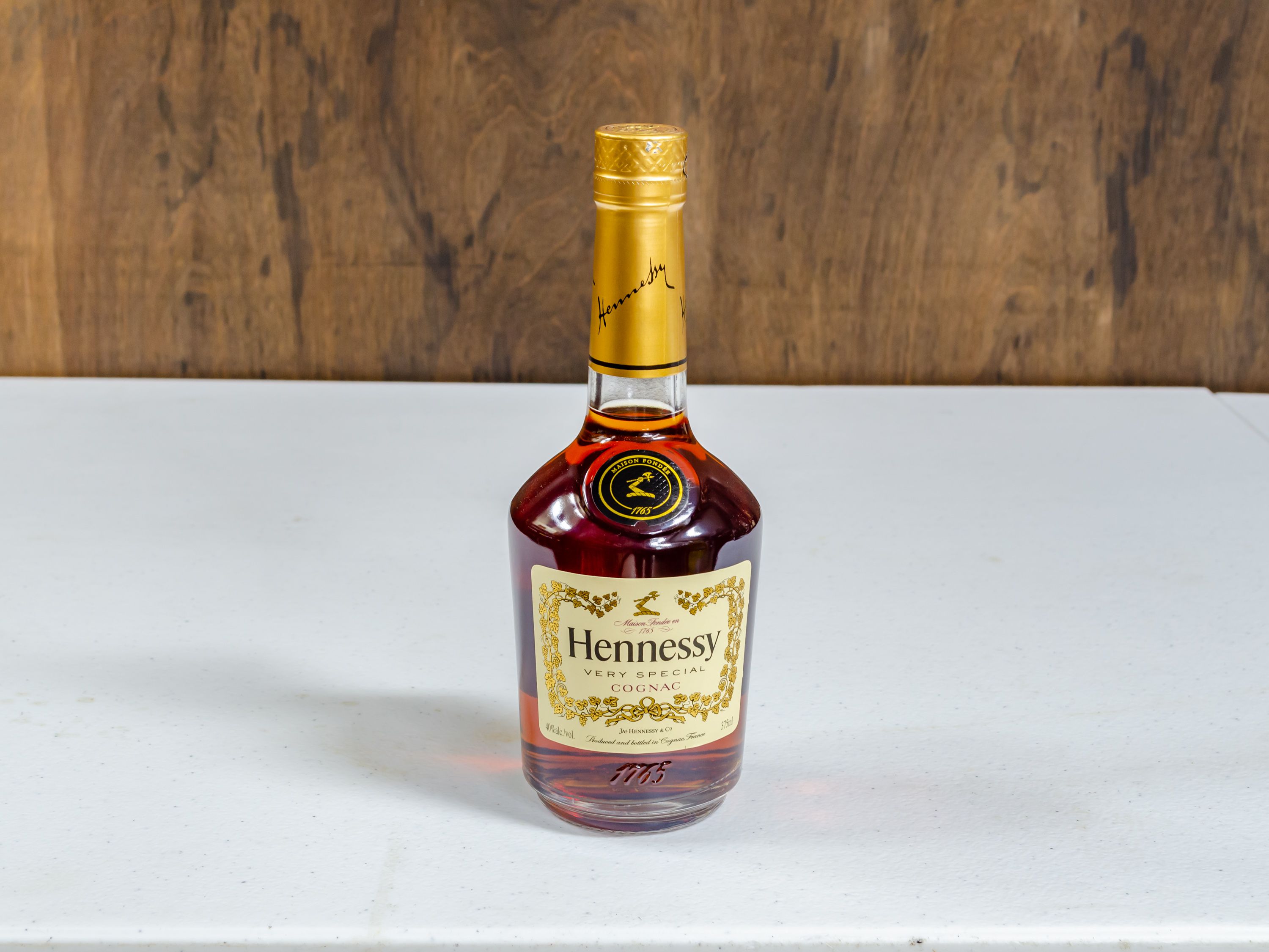 Order Hennessy VS, 375 ml. Cognac food online from Liquorama store, Hyde Park on bringmethat.com