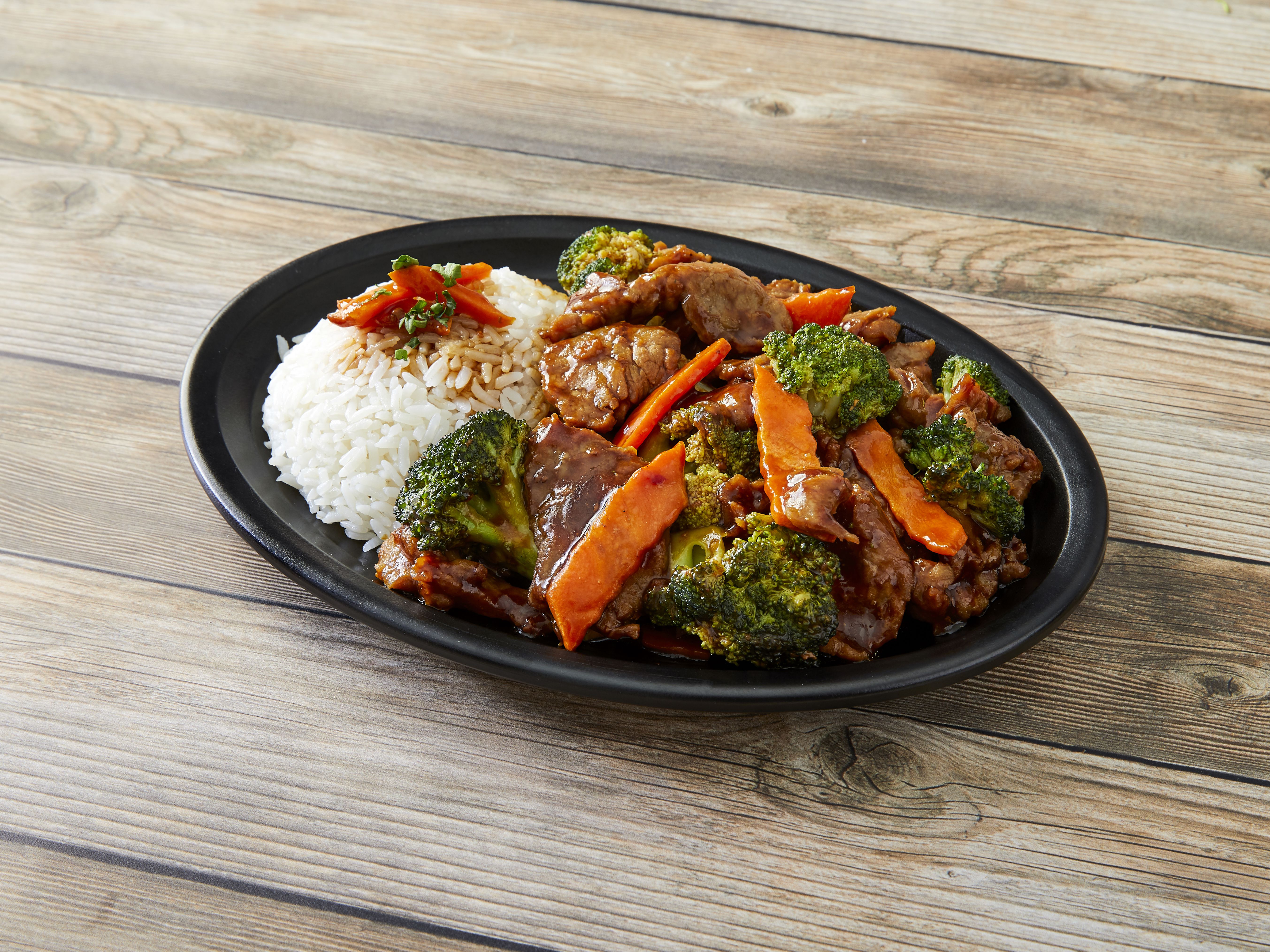 Order Beef with Broccoli food online from En lai asian grill store, Chicago on bringmethat.com