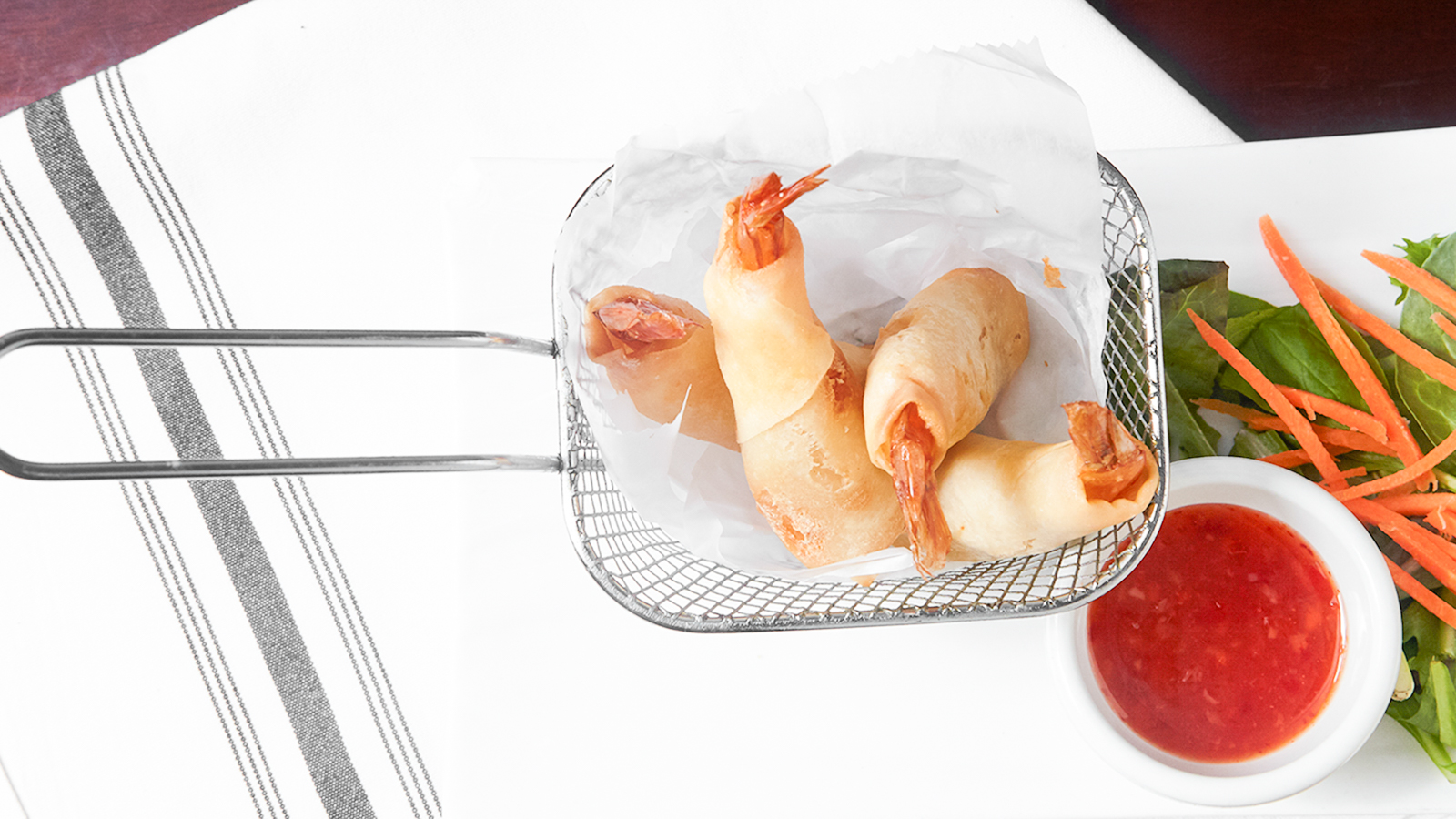 Order Crispy Shrimp Roll food online from Thaism store, Brooklyn on bringmethat.com