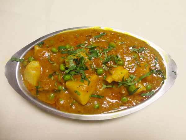Order Aloo Matar  food online from Mantra Indian Cuisine  store, Ontario on bringmethat.com