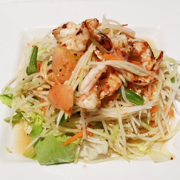 Order 19. Papaya Salad with Shrimp food online from Rincome Restaurant store, Northridge on bringmethat.com