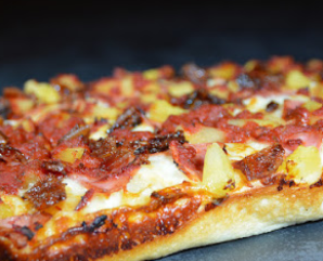 Order Hawaiian Pizza food online from Boss. Pizza + Wings store, Bakersfield on bringmethat.com