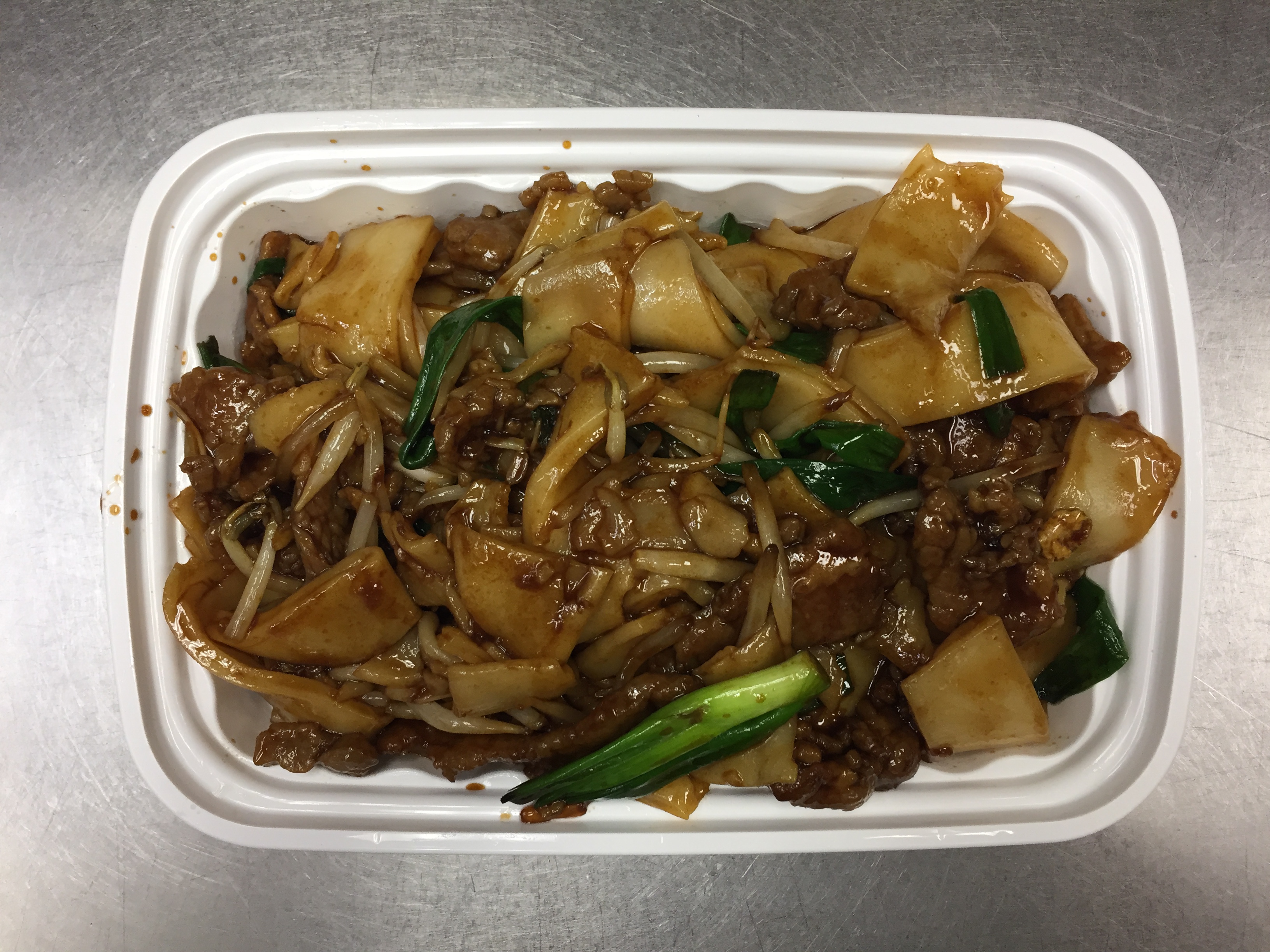 Order Beef Chow Fun food online from Abc Chinese Restaurant store, Deerfield Beach on bringmethat.com