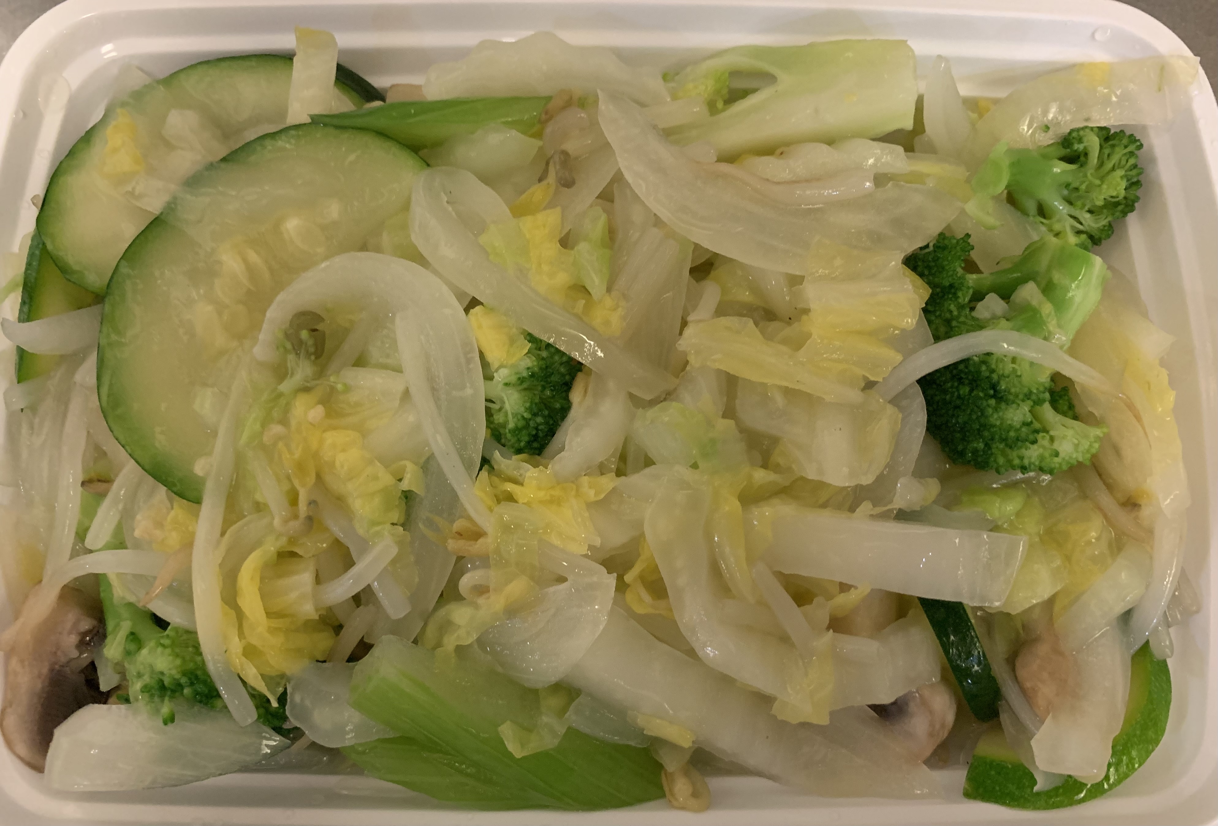 Order 菜炒面（大）/ Vegetable Chow Mein food online from China King store, Lansdale on bringmethat.com
