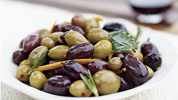 Order Marinated Mixed Olives food online from Endswell Bar & Bistro store, Brooklyn on bringmethat.com