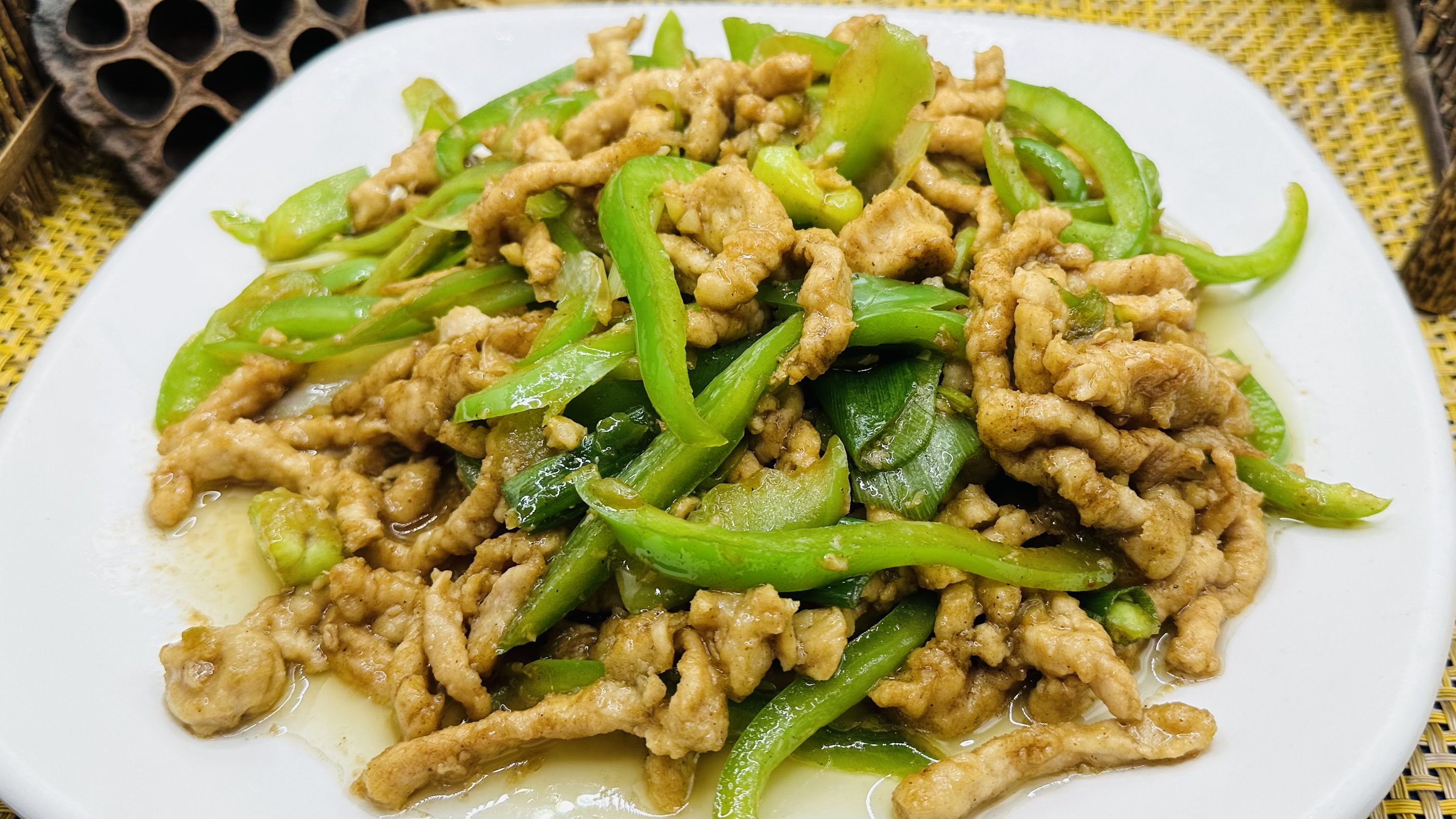 Order Shredded Pork with Green Pepper 青椒肉丝 food online from Beijing Noodle House store, Irvine on bringmethat.com