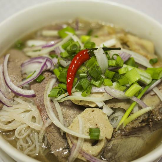 Order Special Pho (Phở Đặc Biệt) food online from Pho Le Ii store, Portland on bringmethat.com