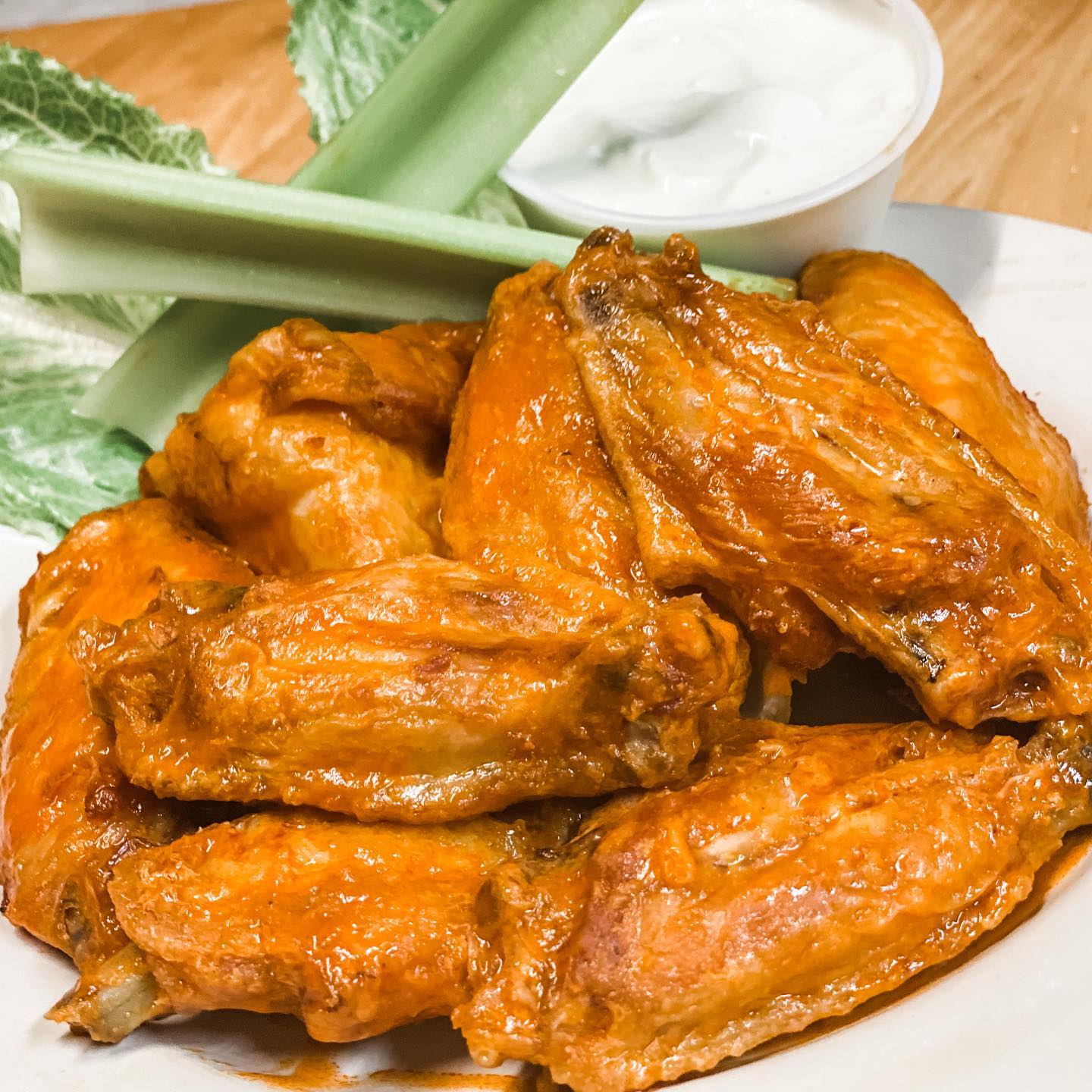 Order Chicken Wings food online from Rocco's Off Wooster store, Guilford on bringmethat.com