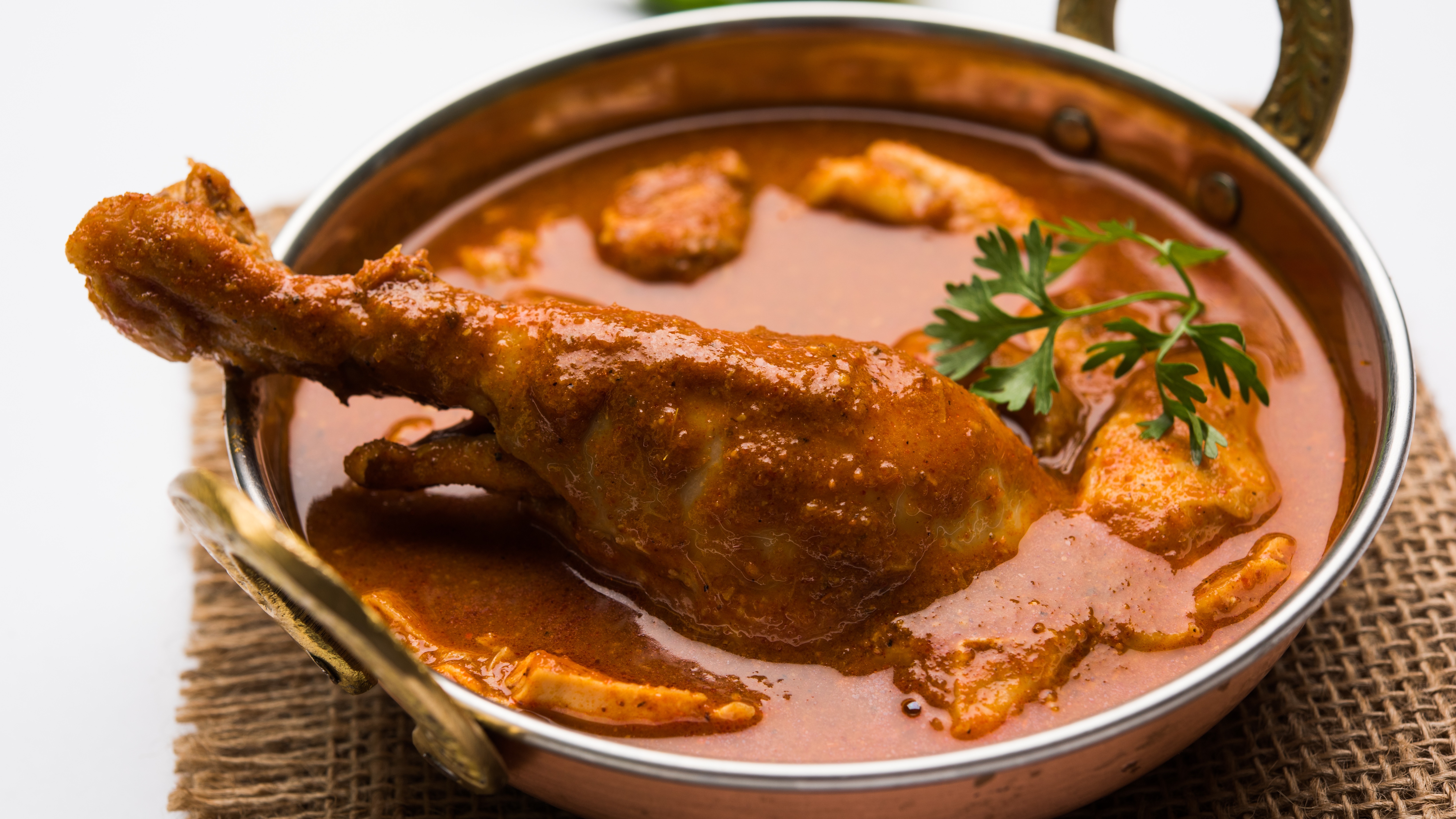 Order Traditional Chicken Curry food online from Tikka Cravings store, Buffalo on bringmethat.com